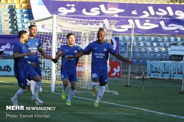 صعود مهاجم سابق استقلال و پرسپولیس به صدر جدول گلزنان صعود مهاجم سابق استقلال و پرسپولیس به صدر جدول گلزنان