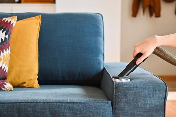 روش درست تمیز کردن مبل چرمی و مخملی؛ معجزه لیمو و سرکه سفید در نظافت مبل