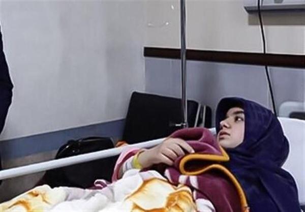 روایت یکی از دانش آموزان مدرسه در بلوار فردوس تهران: خودم با چشم دیدم چیزی از پنجره به داخل کلاس انداختند